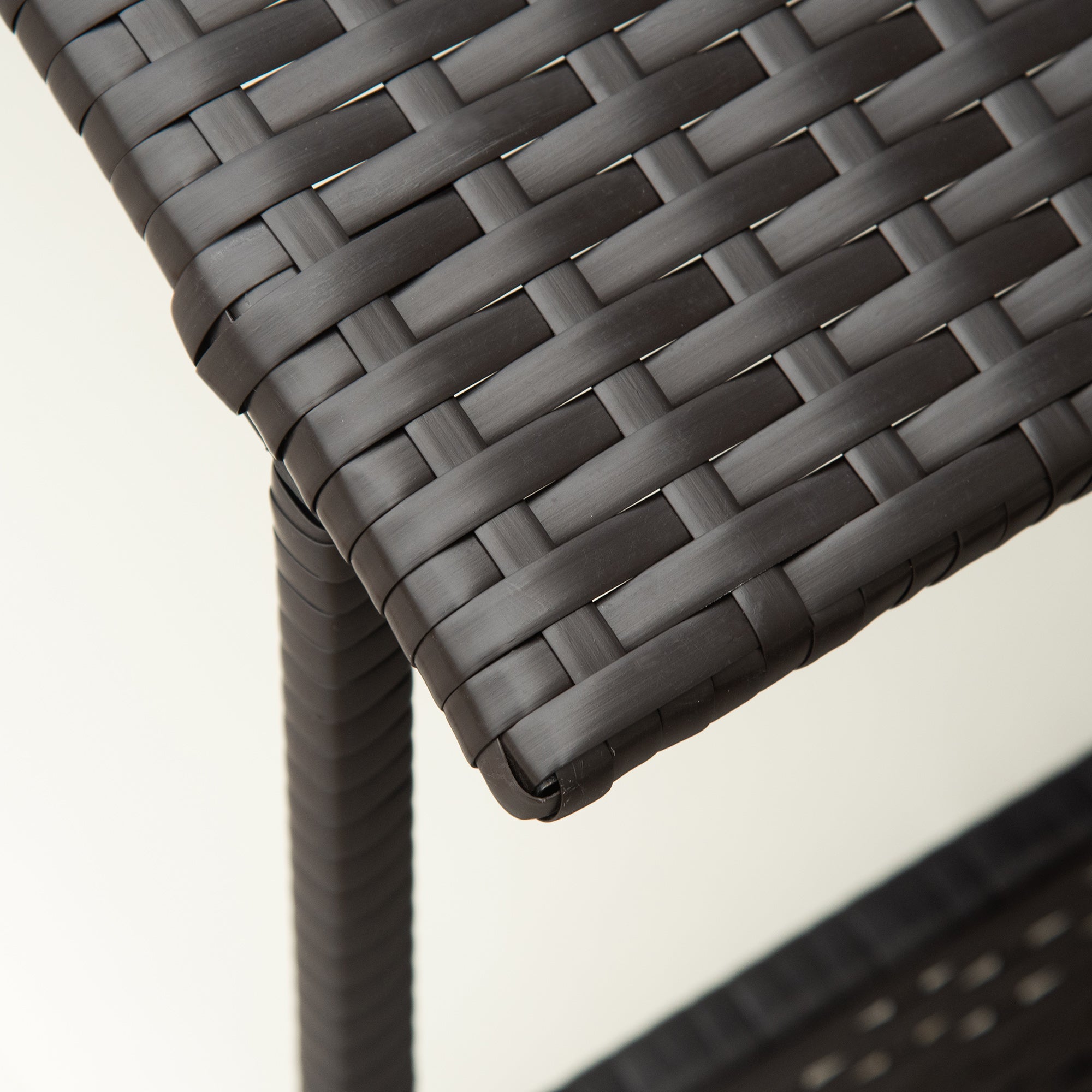 PawHut Elevated Rattan Dog House Outdoor with Canopy, Wicker Dog Bed with Water-Resistant Cushion, for Small and Medium Dogs Cream White