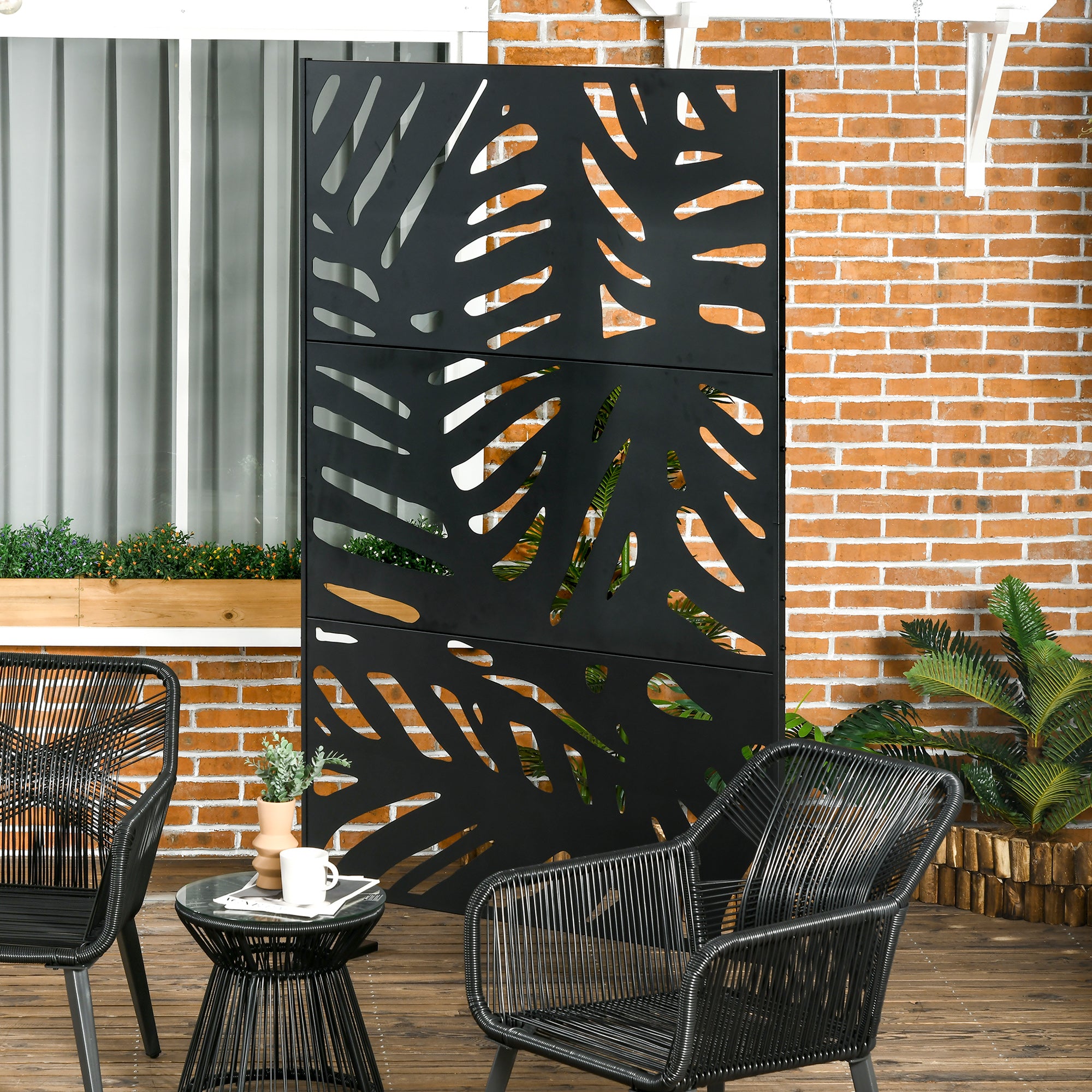 Outsunny Metal Outdoor Privacy Screen, Decorative Outdoor Divider with Stand and Expansion Screws, Freestanding Privacy Panel for Garden Backyard Deck Pool Hot Tub, Leaf Style