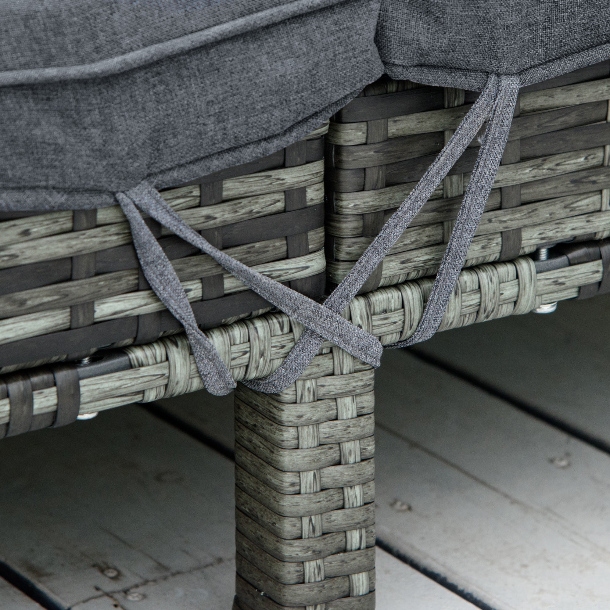 Outsunny Wicker Double Chaise Lounger Chair Outdoor Recliner 2 Person Rattan Patio Reclining Sunbed Furniture Cushioned w/Adjustable Backrest, Black, Grey