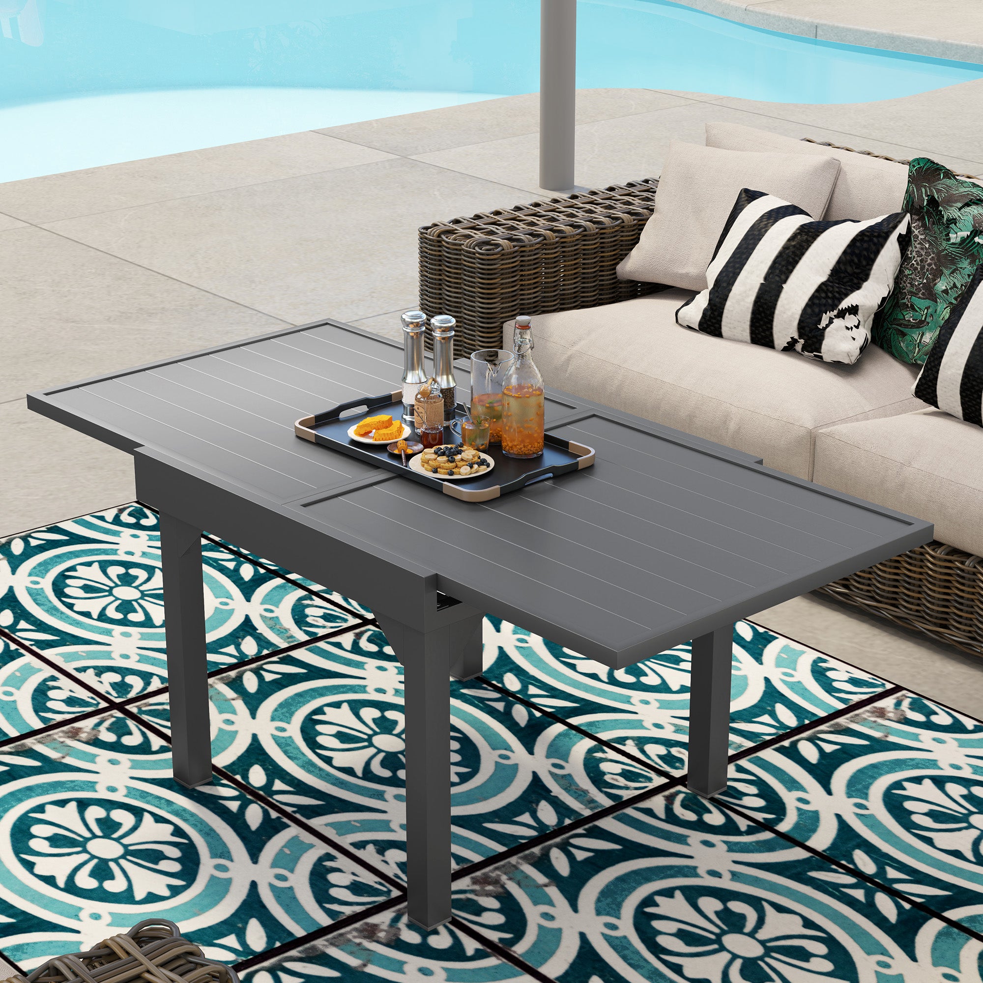 Outsunny Extendable Aluminium Outdoor Dining Table for 4-6 Person, 35"-71" Slatted Metal Patio Table for Garden, Backyard, Deck, Porch, Lawn, Grey