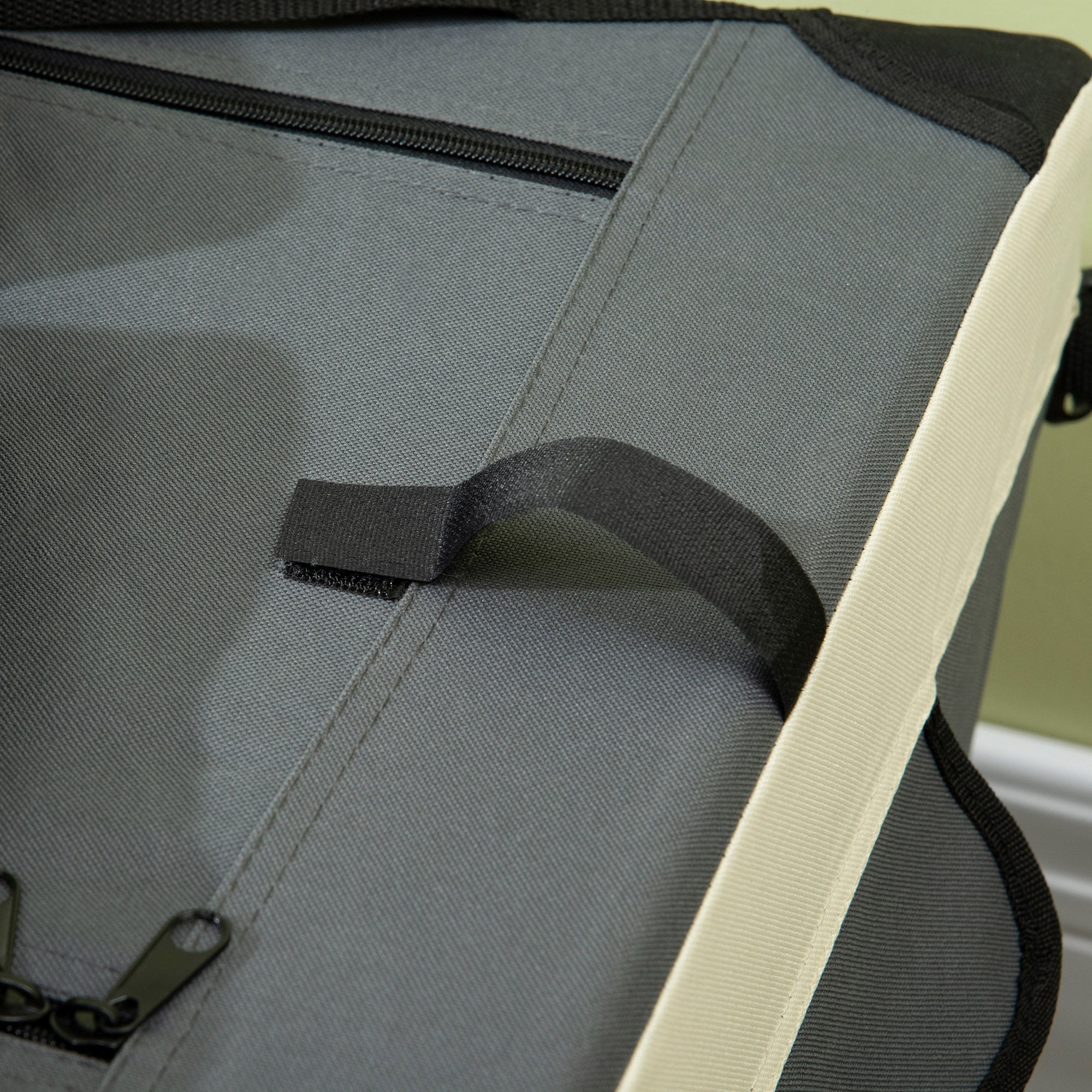 PawHut 60cm Foldable Pet Carrier for Small Dogs, Portable Cat Carrier Soft Side Pet Travel Crate with Removable Mat, Breathable Mesh - Grey