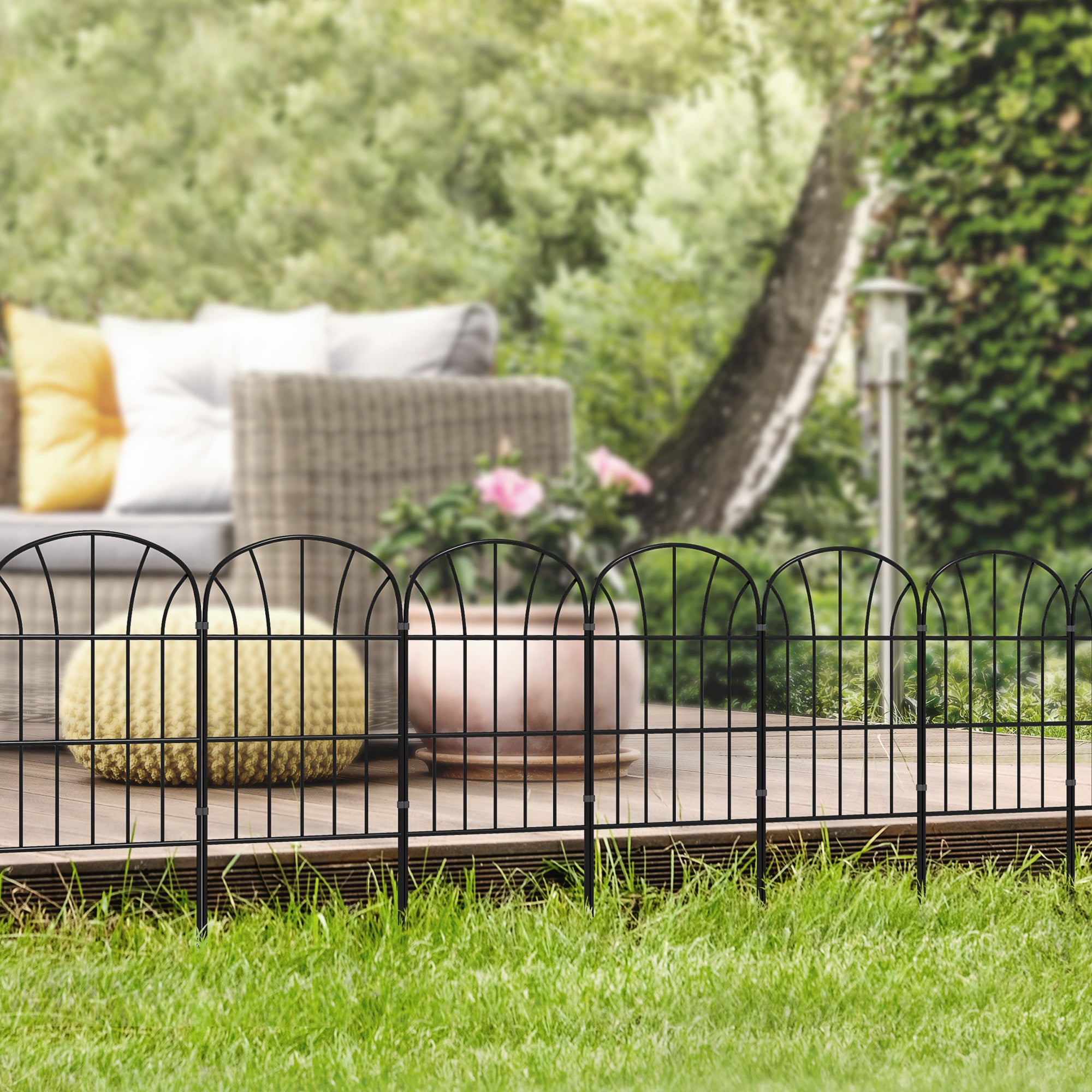 Outsunny 8 Panels Decorative Garden Fence, 24in x 8.7ft Rustproof Metal Wire, No Dig Fencing, Landscape Flower Bed Border Edging Animal Barrier, Black