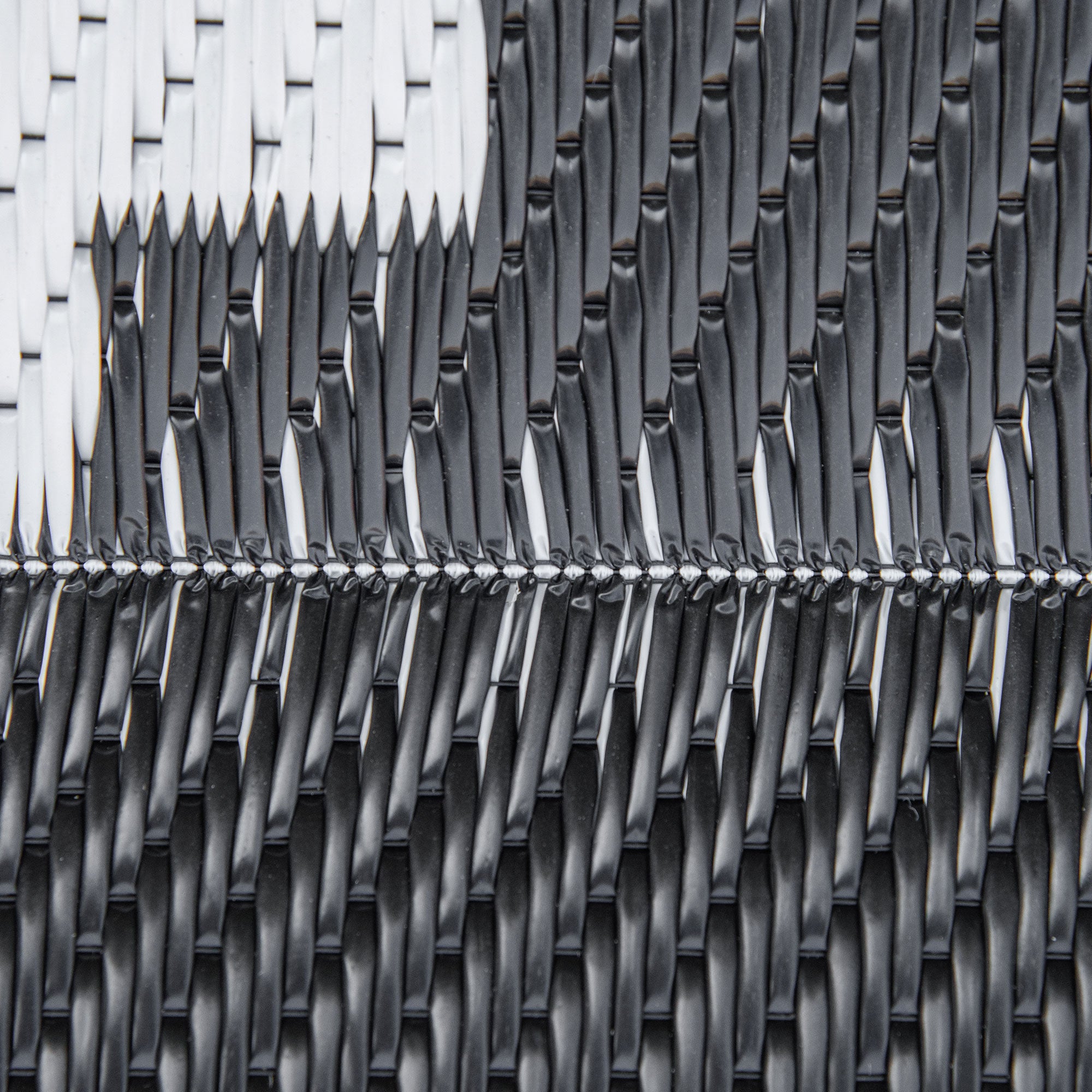 Outsunny Reversible Outdoor RV Rug, 6' x 9' Patio Floor Mat, Plastic Straw Rug for Backyard, Deck, Picnic, Beach, Camping, Large Diamond, Black and White