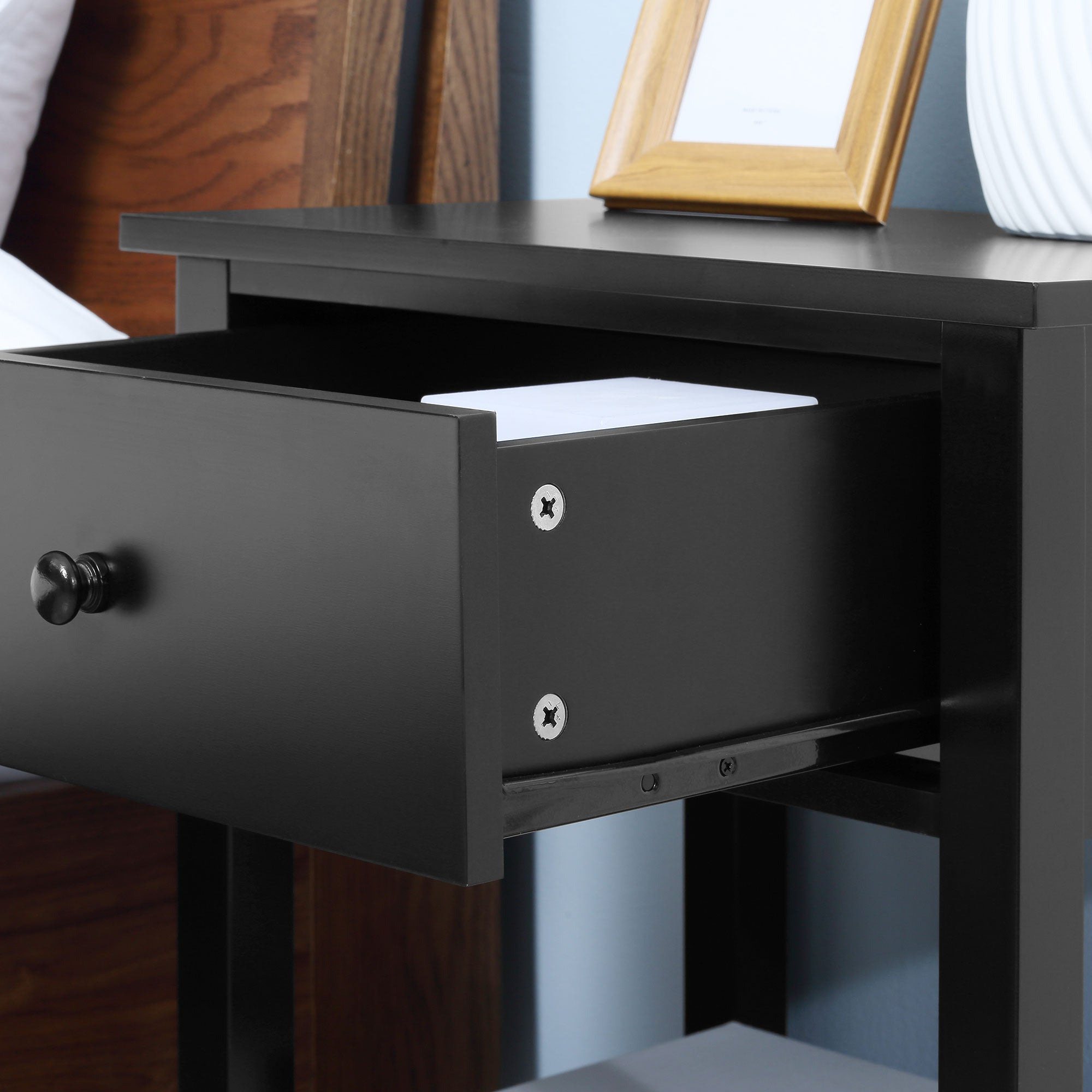 HOMCOM Modern Style Nightstand, Side Table with Drawer and Storage Shelf for Bedroom, 19.7
