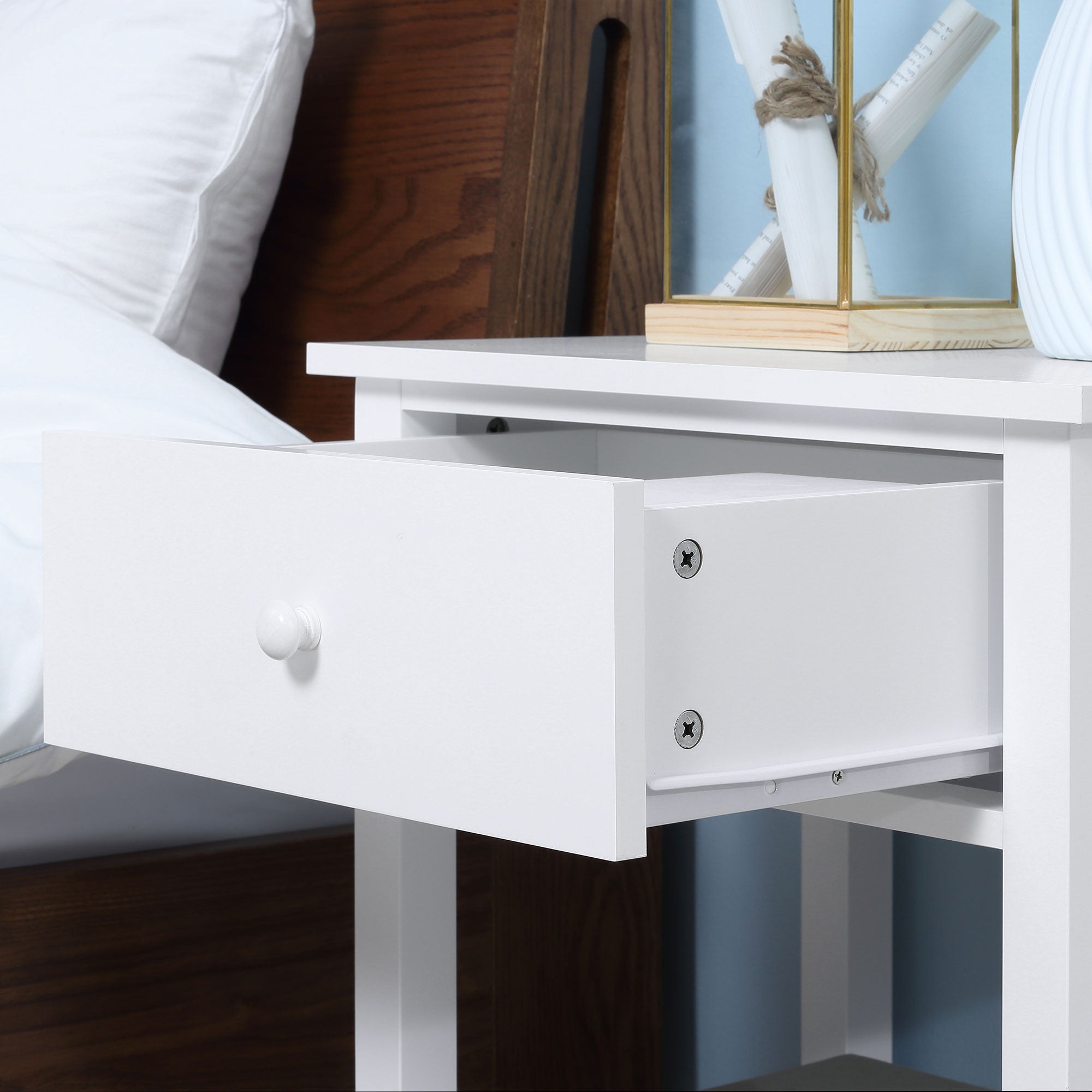 HOMCOM Modern Style Nightstand, Side Table with Drawer and Storage Shelf for Bedroom, 19.7