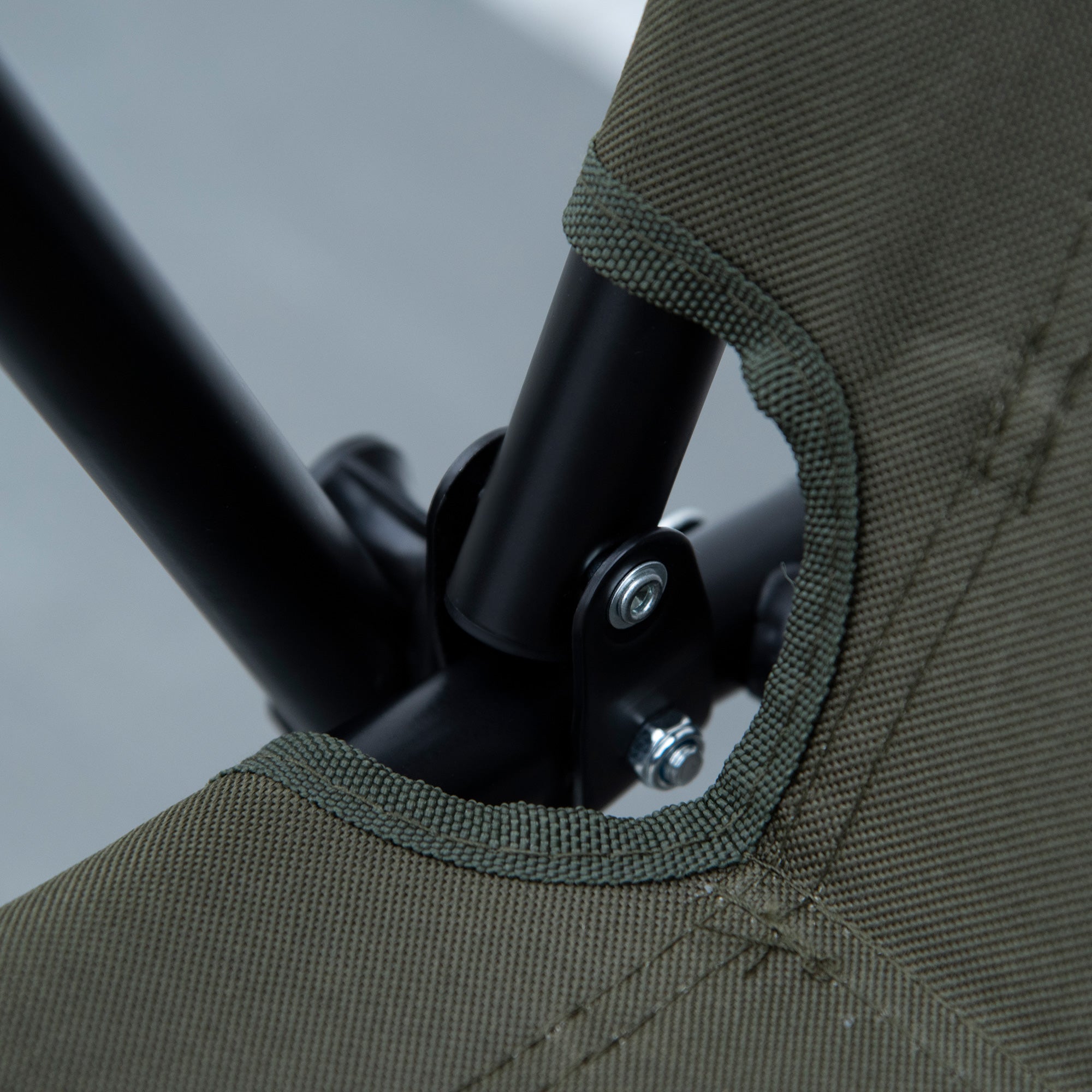 Outsunny Double Folding Chair, Loveseat Camping Chair for 2 Person, Portable Outdoor Chair with Wood Armrest for Fishing Travel, Green