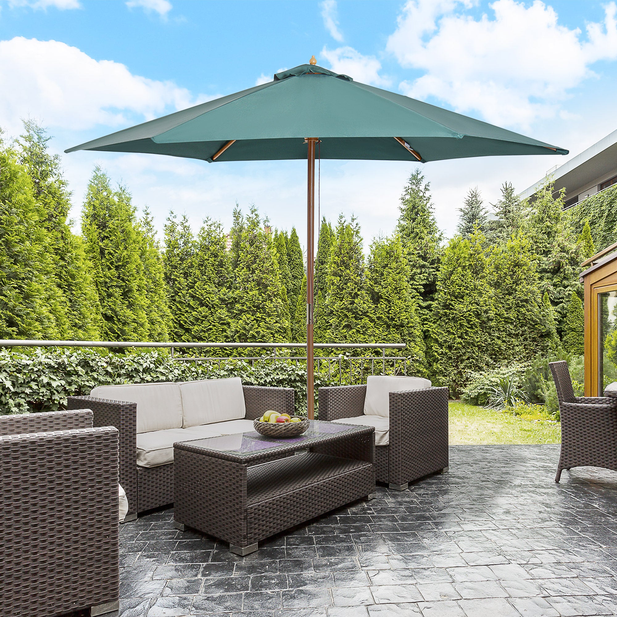 Outsunny ⌀9' x 8' H Patio Umbrella, Market Umbrella with Hardwood Frame and Wind Vent, Outdoor Beach Parasol, Green