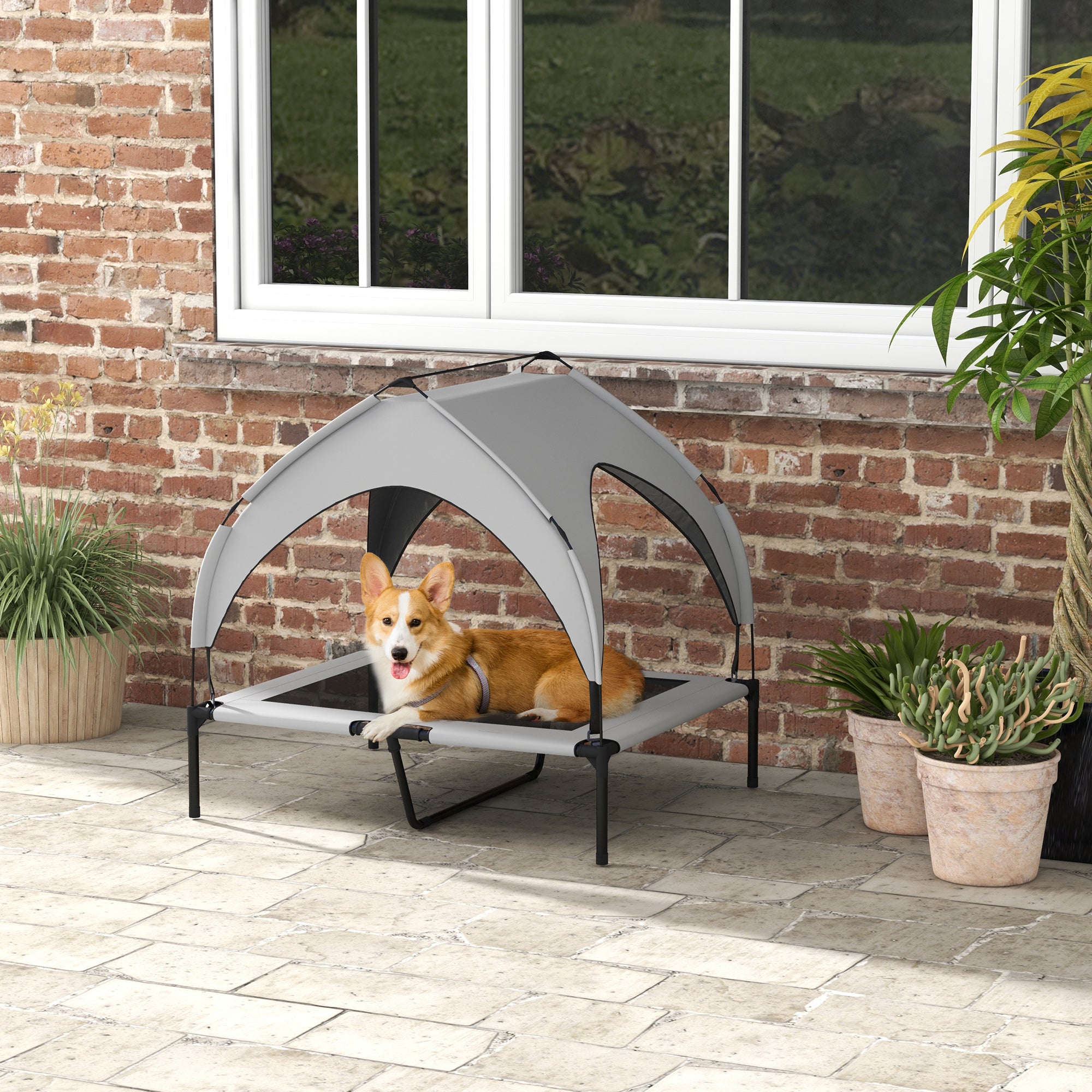 PawHut Cooling Raised Dog Bed, Elevated Pet Bed with Breathable Mesh, UV Protection Canopy, Foot Pads, for Indoor Outdoor, Medium, Large Dogs, 91 x 76 x 89cm - Light Grey