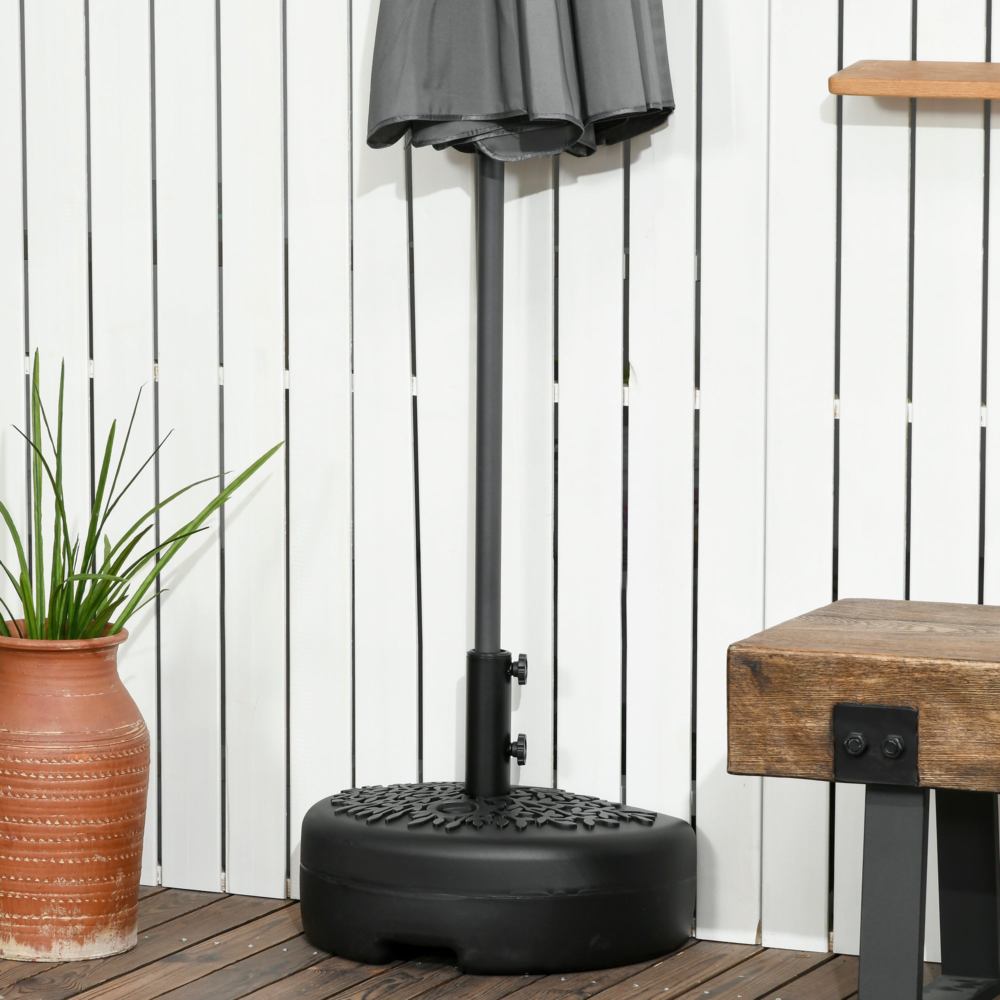 Outsunny Half Round Umbrella Base, Sand or Water Filled Half Patio Umbrella Stand Holder for Lawn, Deck, 40lb Capacity Water or 46lb Capacity Sand, Fit 1.5"or 2" Pole, Black