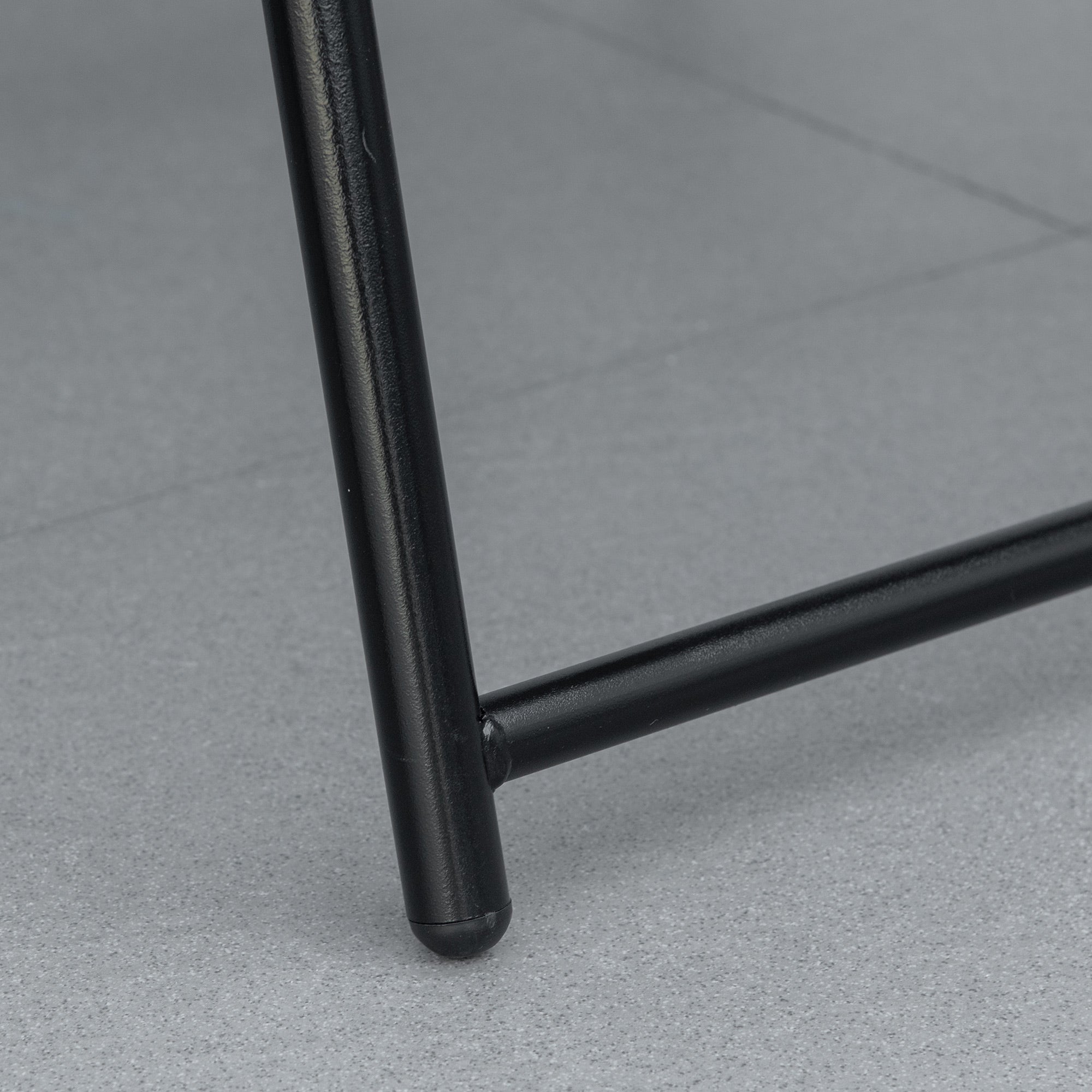 Outsunny Set of 2 Folding Patio Chairs, Outdoor Bungee Sling Chairs for Travel, Portable Camping Chairs w/ Armrests for Garden, Pool, Beach, Backyard, Grey