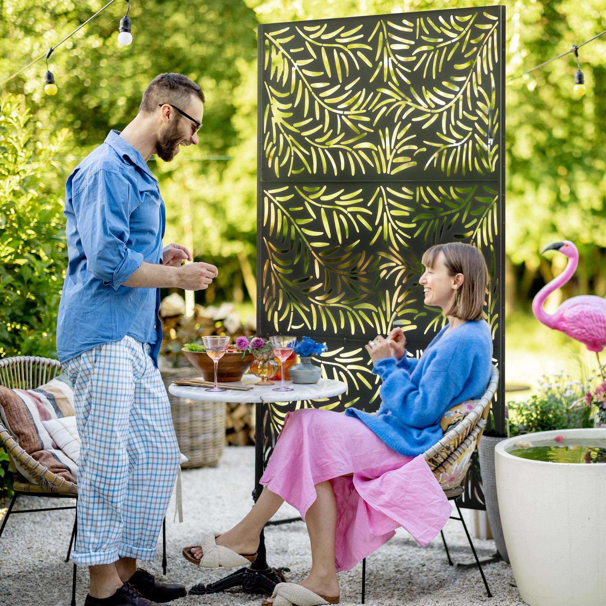 Outsunny Metal Outdoor Privacy Screen, Decorative Outdoor Divider with Stand and Expansion Screws, Freestanding Privacy Panel for Garden Deck Pool Hot Tub, Willow Branch Style