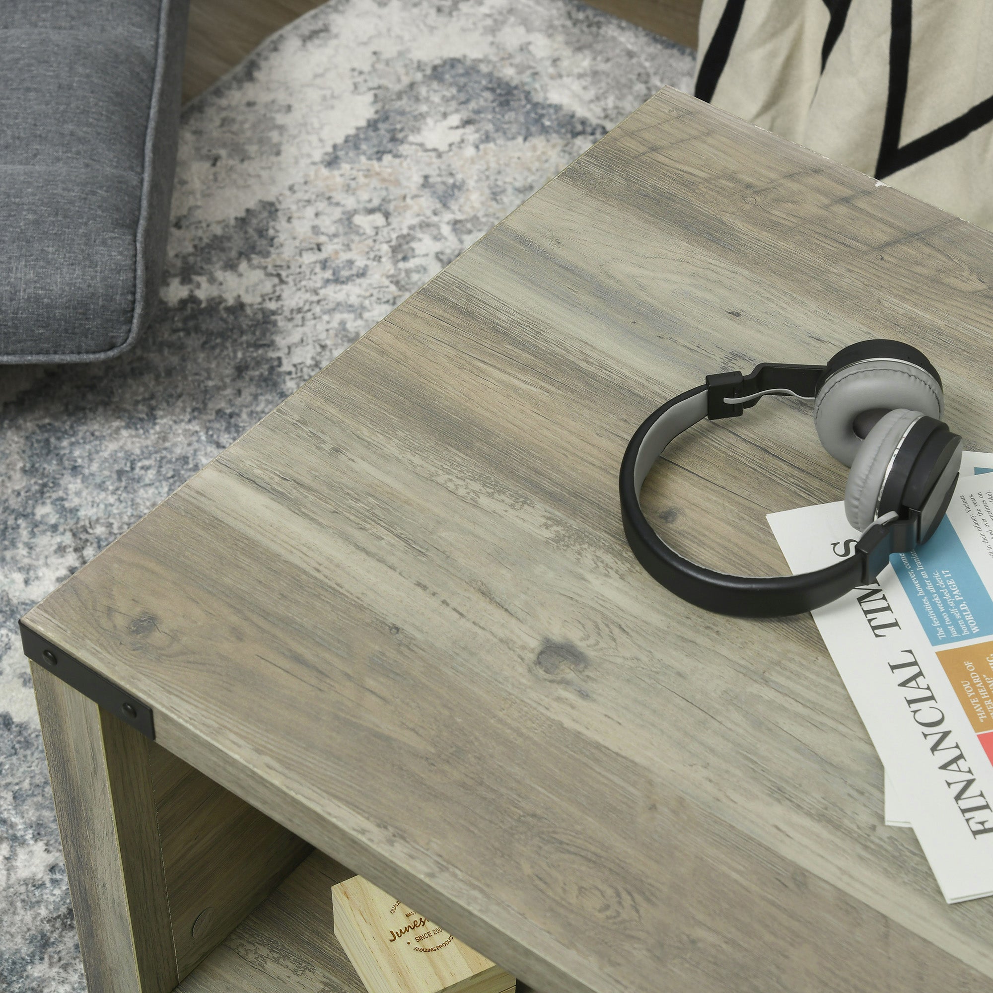 HOMCOM Farmhouse Coffee Table with Drawer and Storage Shelf, Rustic Center Table for Living Room, Grey