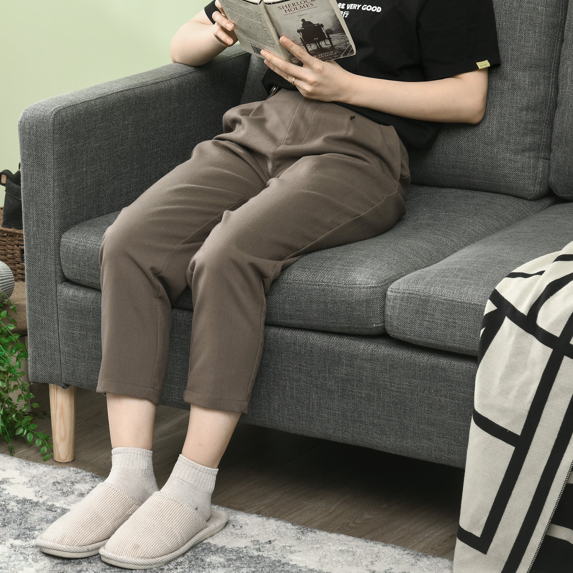 HOMCOM 56" Loveseat Sofa for Bedroom, Modern Love Seats Furniture, Upholstered 2 Seater Couch with Side Pockets, Solid Steel Frame for Living Room, Grey