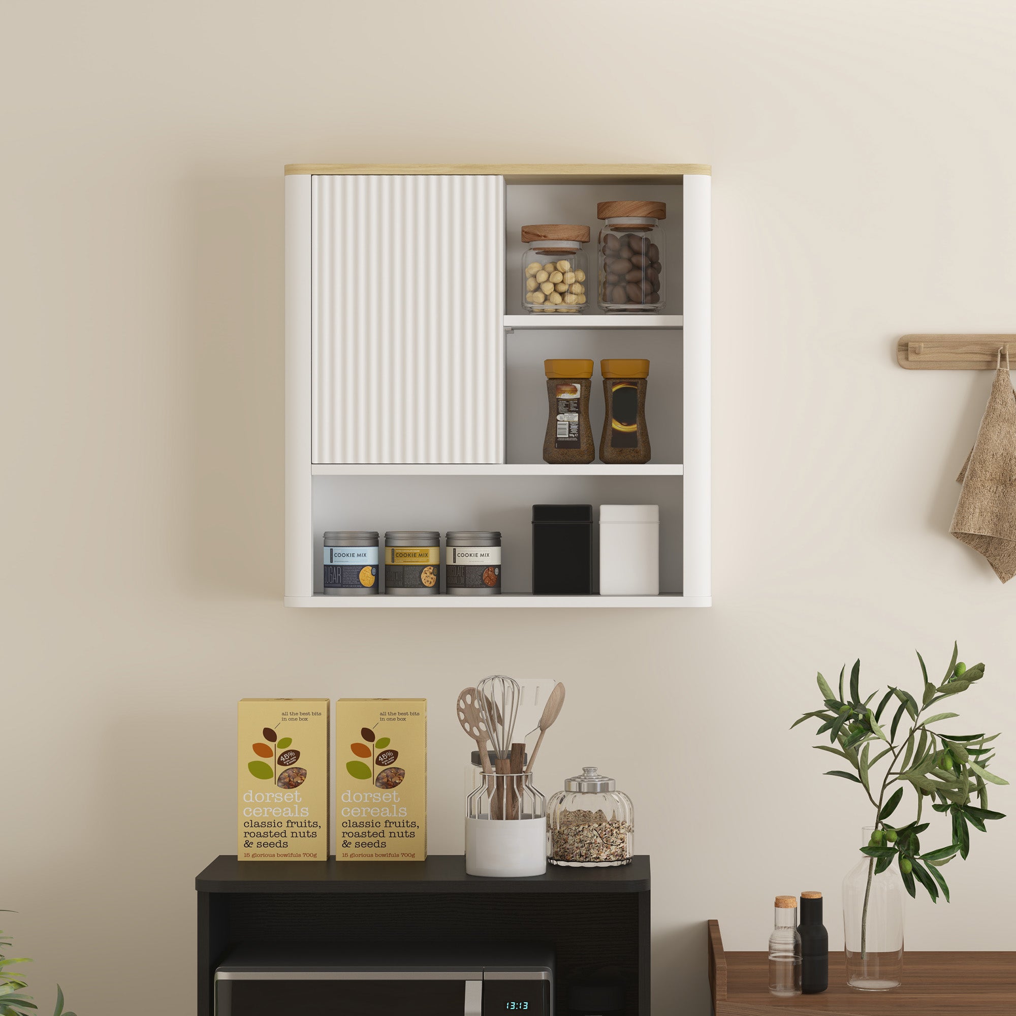 HOMCOM Medicine Cabinet with Adjustable Shelves, Bathroom Wall Cabinet with Fluted Panel Door, Bathroom Cabinet with Curved Profile Design, White
