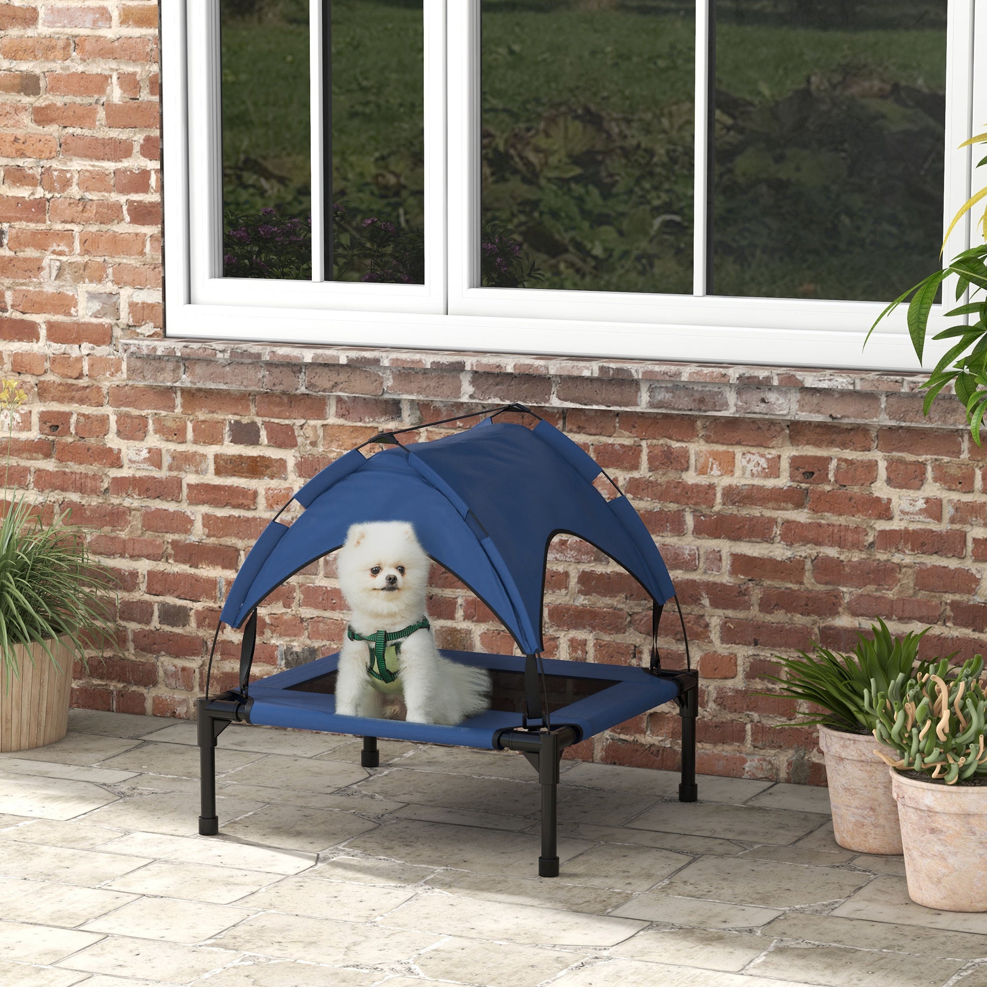 PawHut Cooling Raised Dog Bed, Elevated Pet Bed with Breathable Mesh, UV Protection Canopy, Foot Pads, for Indoor Outdoor, Small, Medium Dogs, 76 x 61 x 69.5cm - Dark Blue