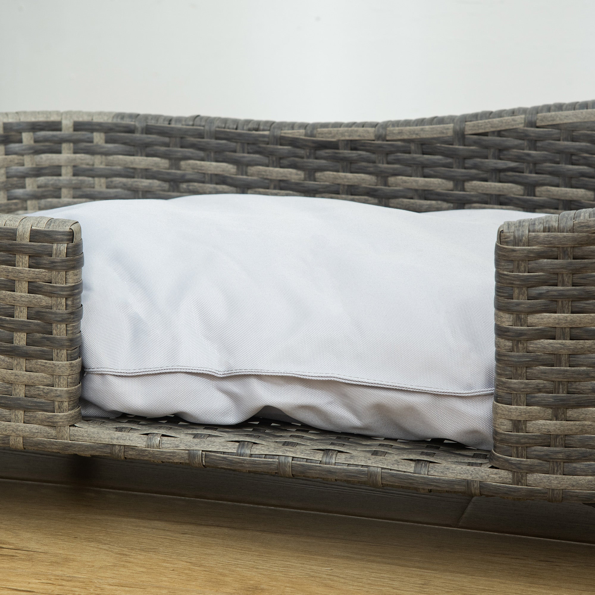 PawHut Wicker Dog Sofa with Soft Water-resistant Cushion, Rattan Cat Bed Raised Pet Bed Hand Woven with Washable Cover Indoor Outdoor Use, for Medium and Small Sized Dogs