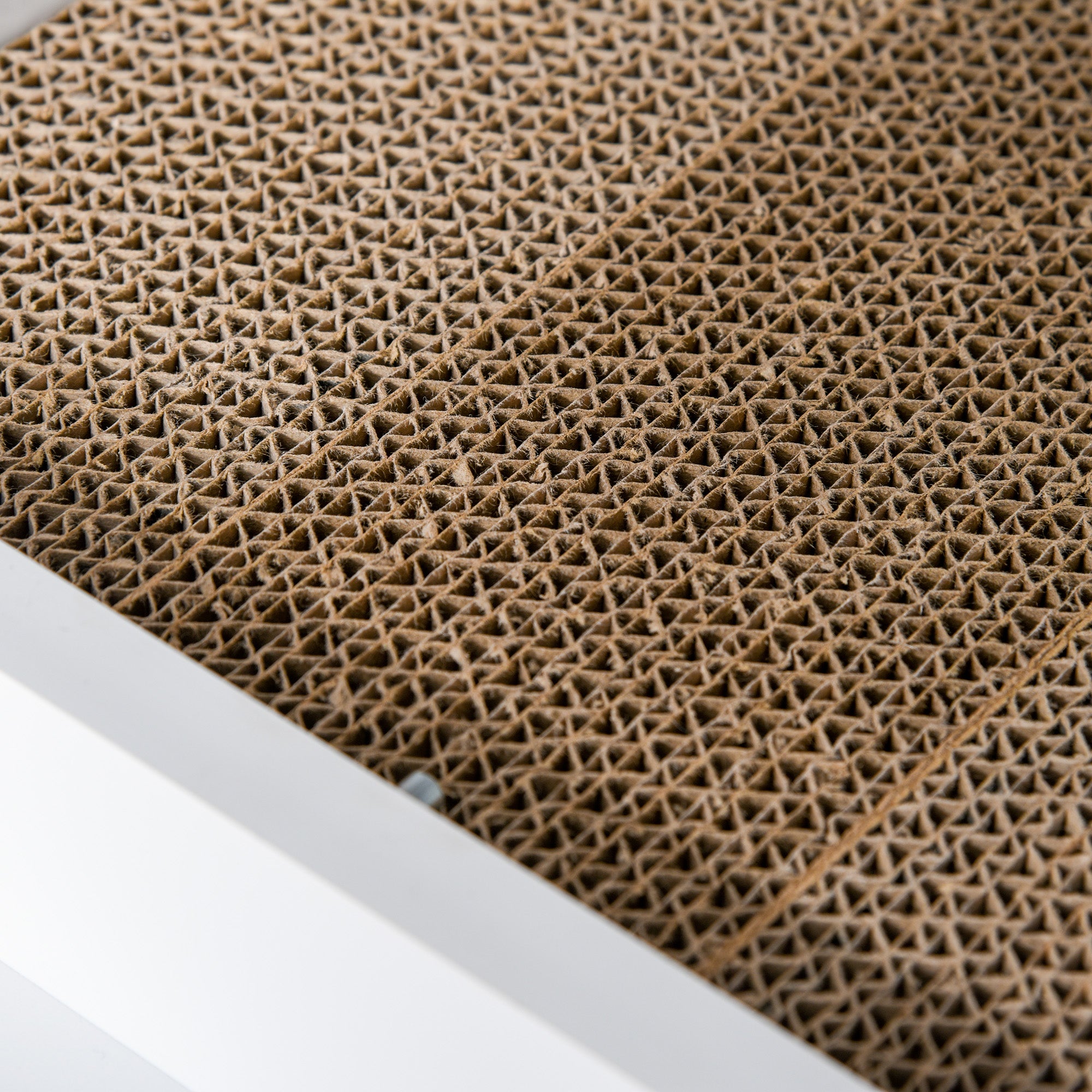 PawHut Cat Litter Box Enclosure, Hidden Litter Box Furniture, Cat House End Table Washroom with Scratching Pad, for Indoor Cats Kittens, White