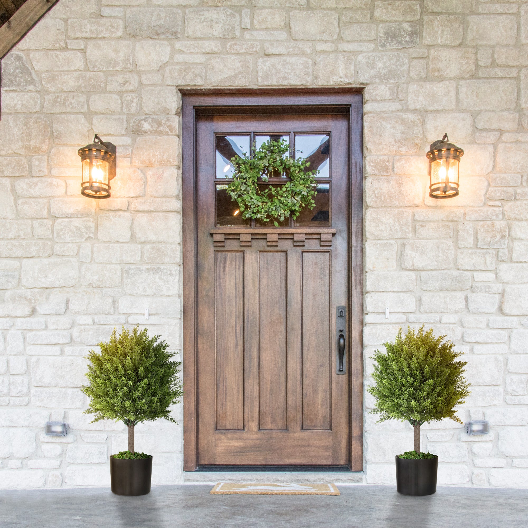 HOMCOM Set of 2 Decorative Artificial Plants, Cedar Topiary Trees in Pots, Fake Plants for Home Indoor outdoor Decor, 21.7 inch, Green