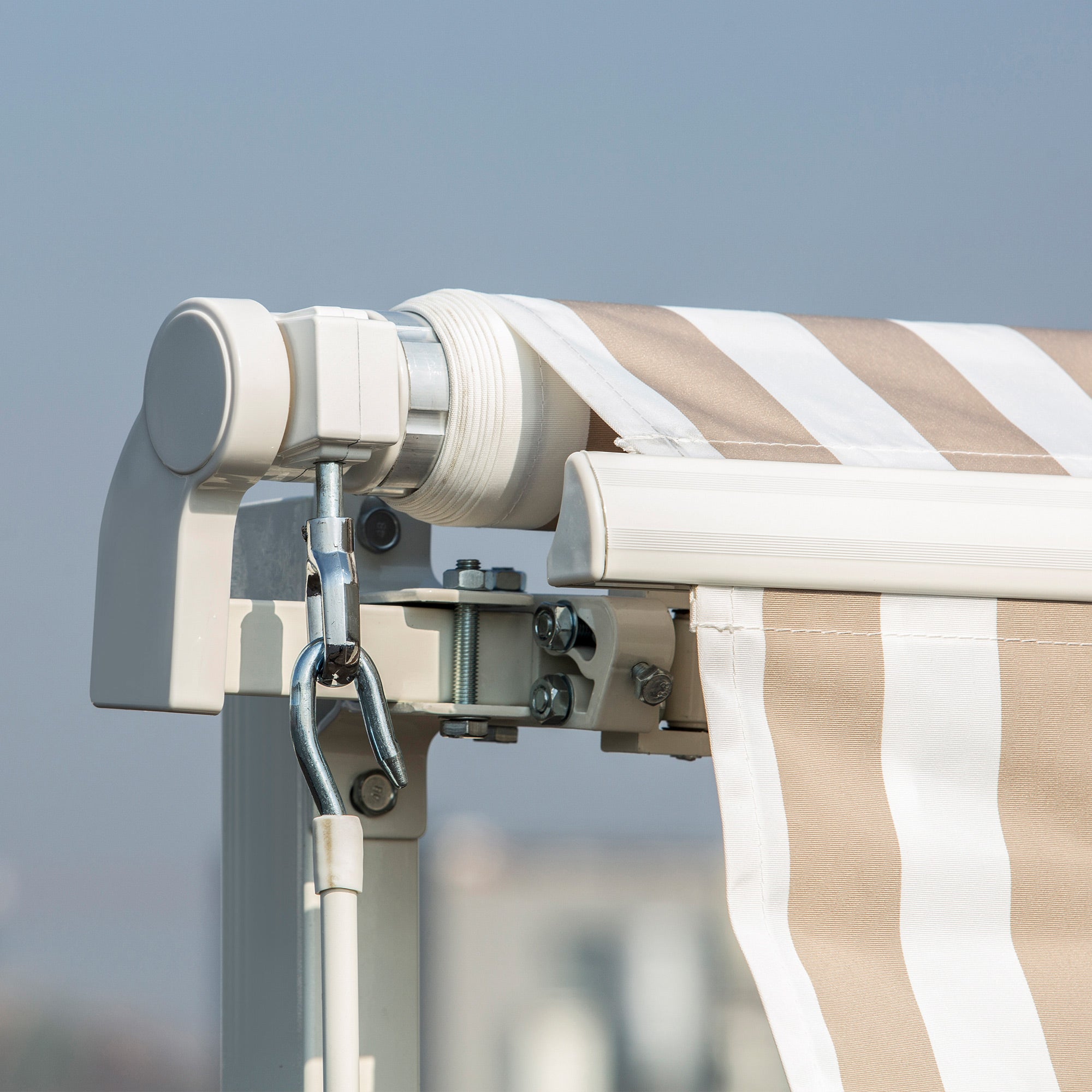 Outsunny 12' x 10' Retractable Awning Patio Sun Shade Shelter with Manual Crank Handle, UV & Water-Resistant Fabric and Aluminum Frame for Deck, Balcony, Yard, Beige and White