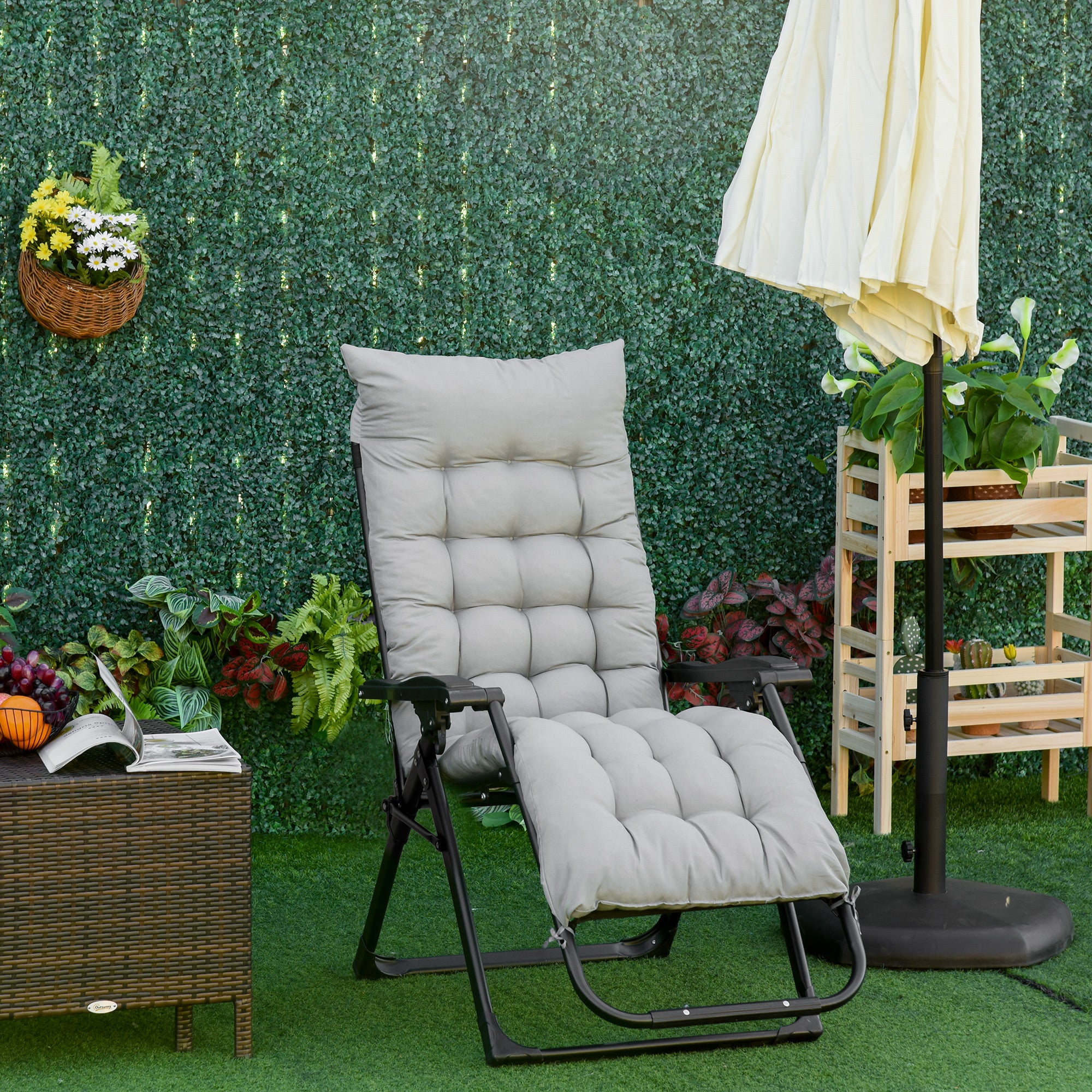 Outsunny Reclining Zero Gravity Chair with Adjustable Backrest, Folding Garden Sun Lounger with Removable Cushion and Headrest, Light Grey