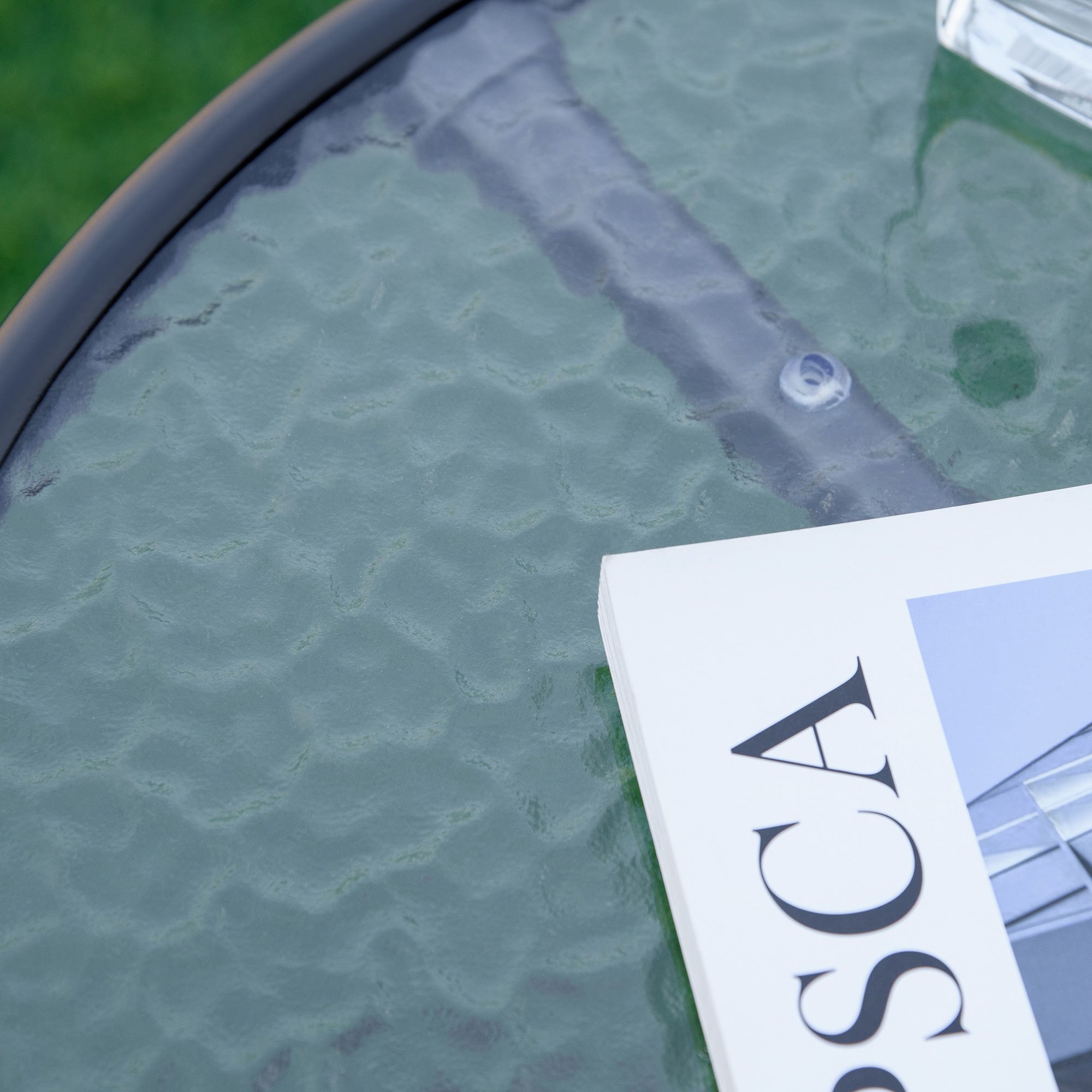 Outsunny Outdoor Side Table, 20" Round End Table, Bistro Table with Tempered Glass Top for Patio, Garden, Balcony, Poolside, Black