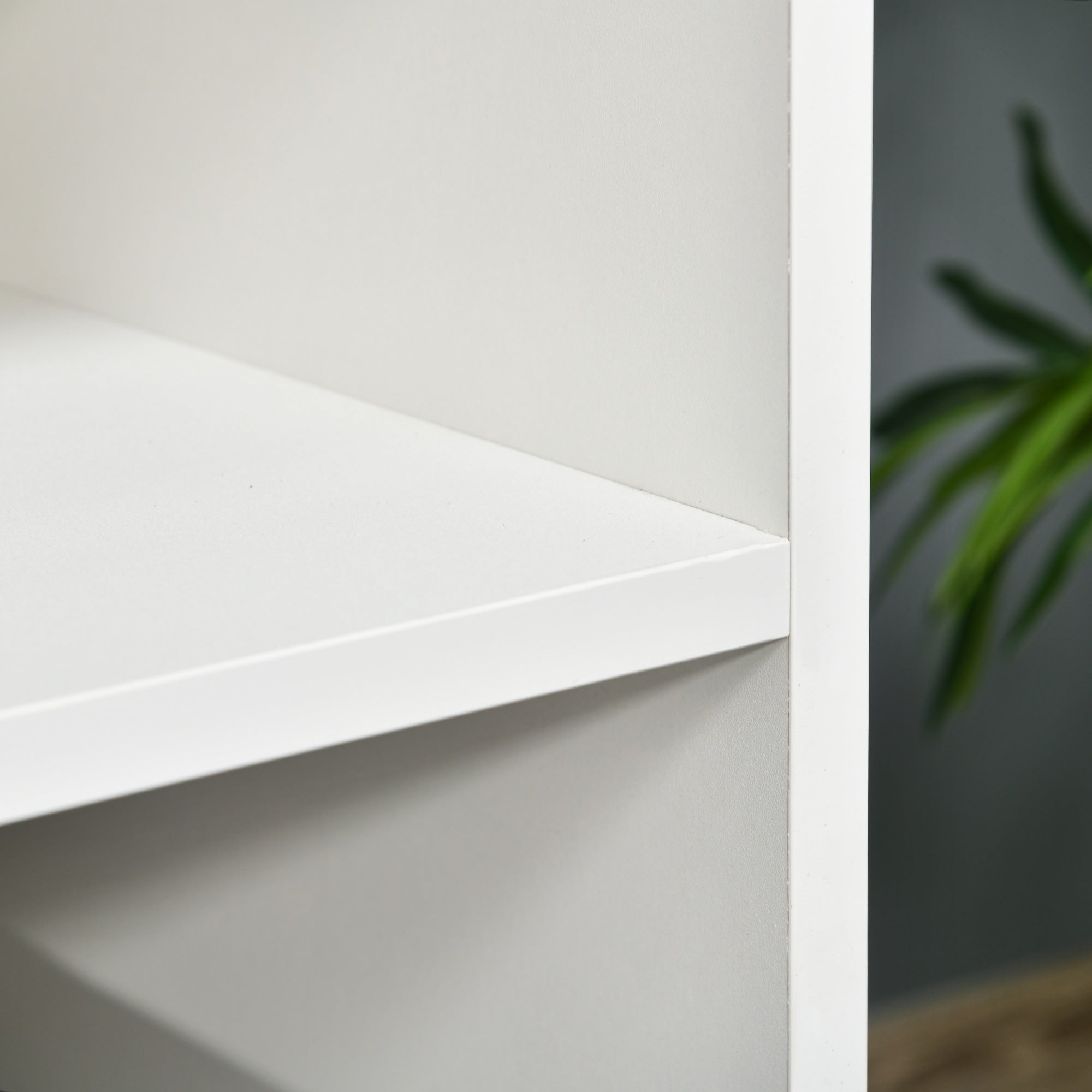 HOMCOM Modern TV Stand Cabinet for TVs up to 60 Inches with Storage Shelf, Cable Hole, Home Entertainment Unit Center, for Living Room Bedroom, White