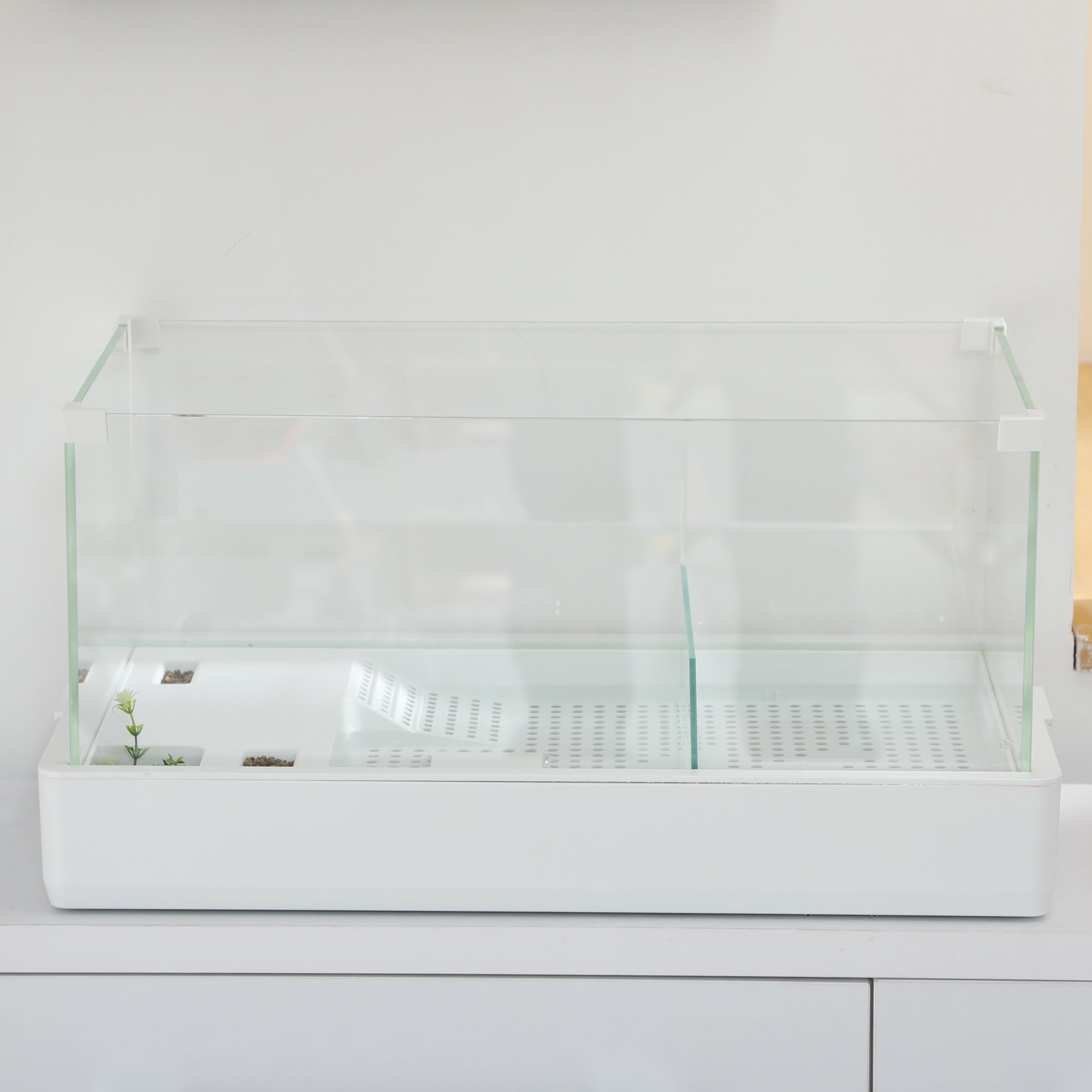 PawHut Glass Turtle Tank, Turtle Aquarium with Basking Platform and Filter Layer Design, Full View Visually Reptile Habitat, Easy to Clean and Change Water, Multi Functional Area
