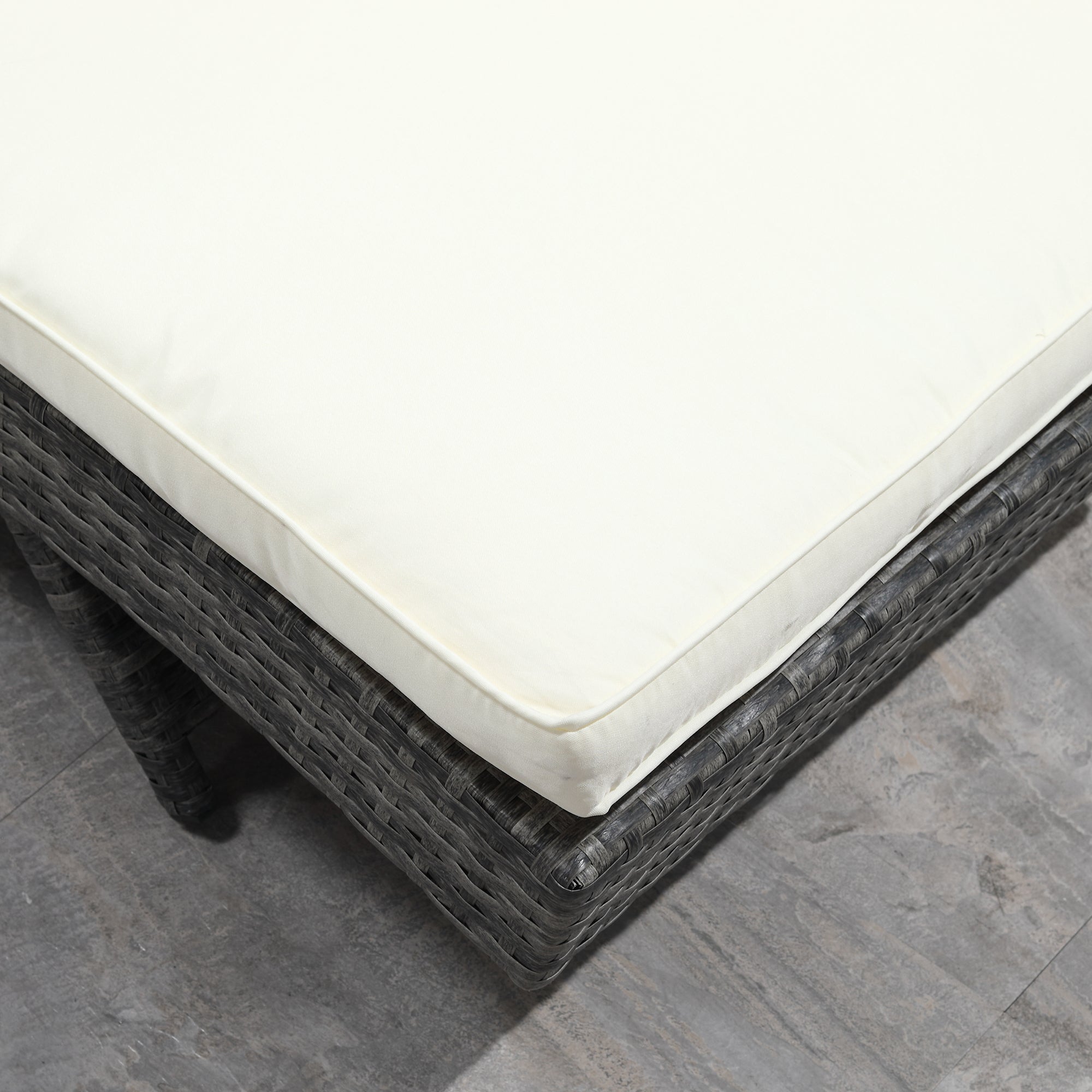 Outsunny Wicker Chaise Lounge, Outdoor Lounge Chair, 5-Level Adjustable Backrest S-Shape Rattan Lounger with Cushion & Wheels for Patio, Deck, Poolside, Cream White