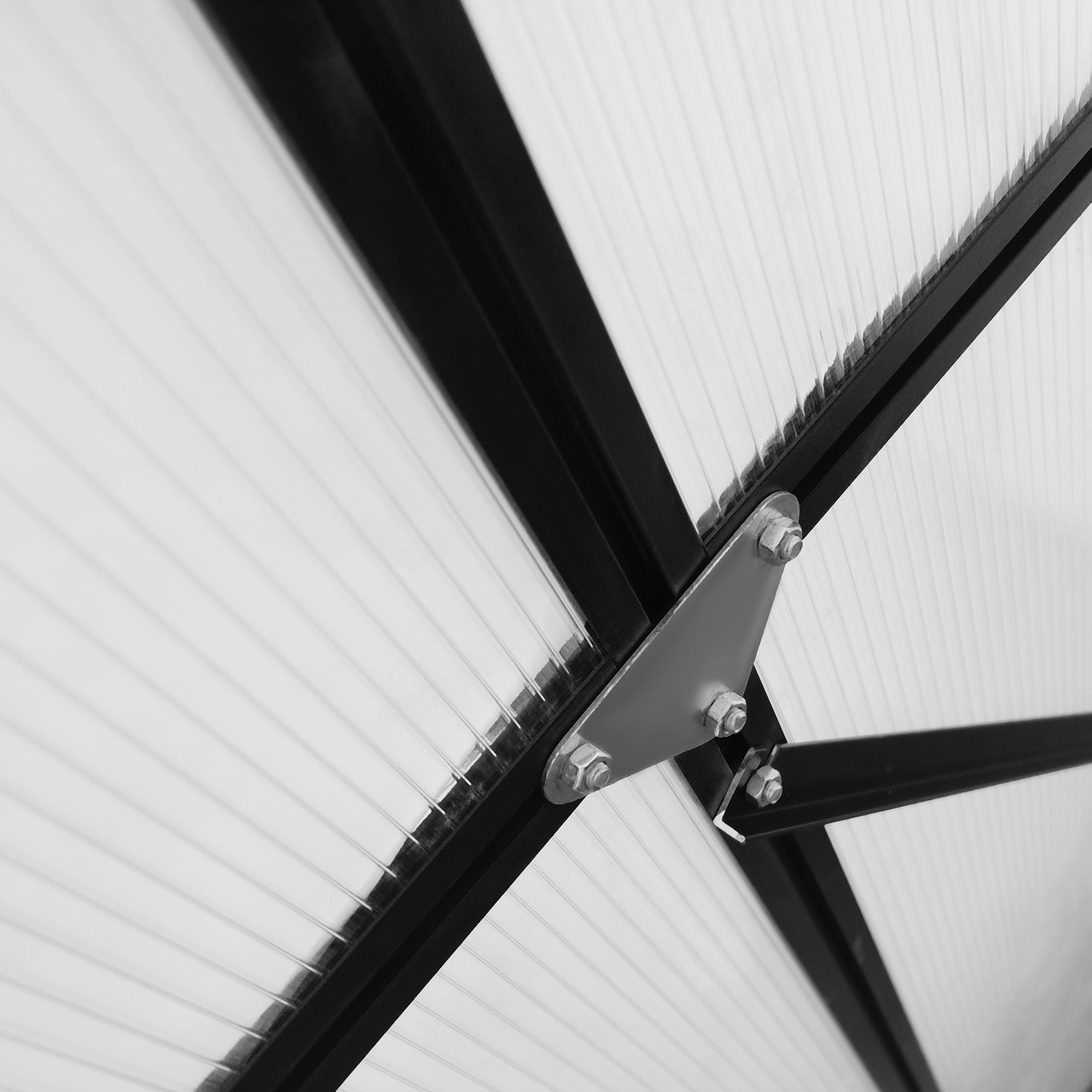 Outsunny 20' x 8' Aluminum Polycarbonate Greenhouse Walk-in Garden Greenhouse Kit with Adjustable Roof Vent, Rain Gutter and Sliding Door for Winter, Black