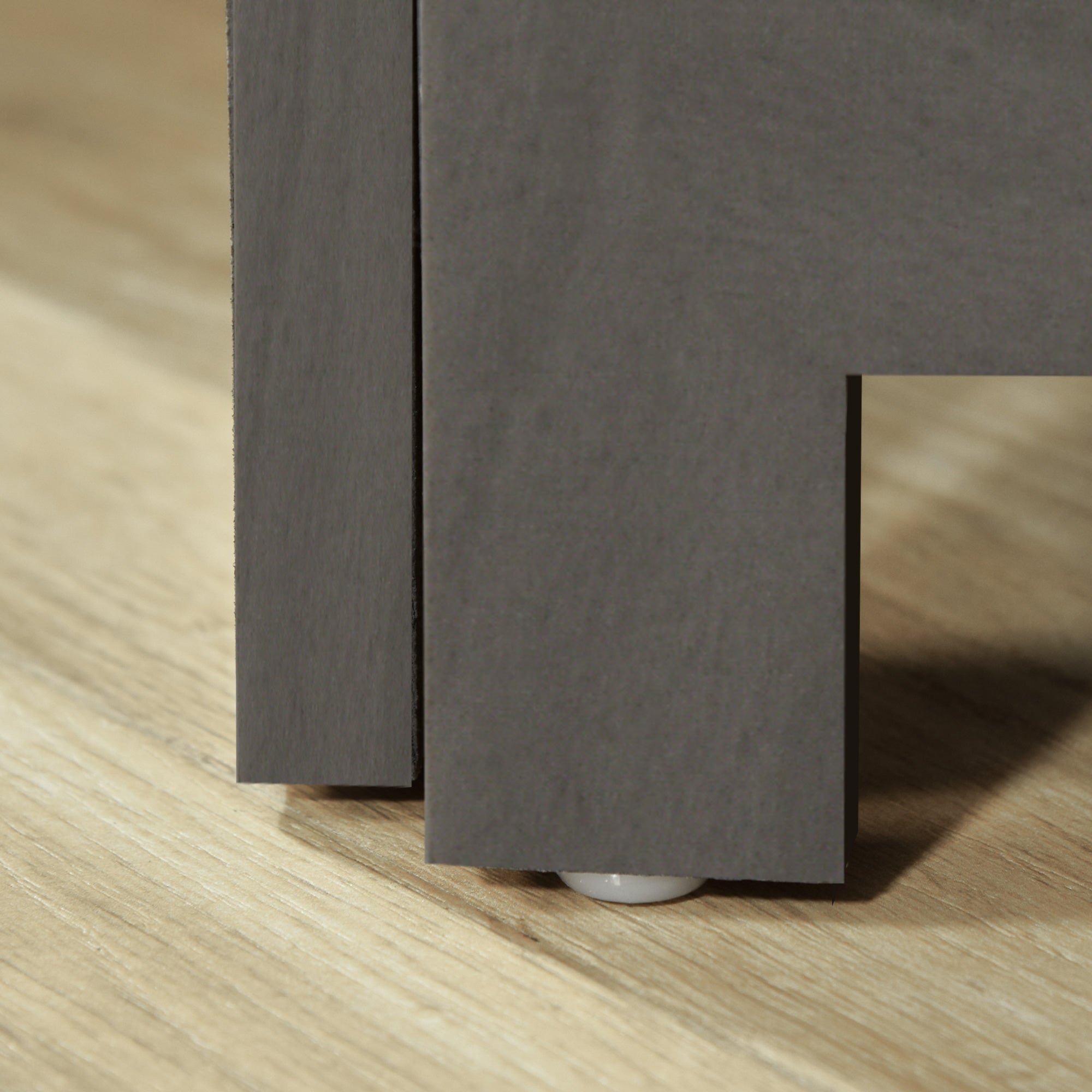 HOMCOM 4 Panel Room Divider with Display Shelf, 5.6 FT Folding Privacy Screen, Portable Freestanding Partition Wall Divider for Home Office, Grey