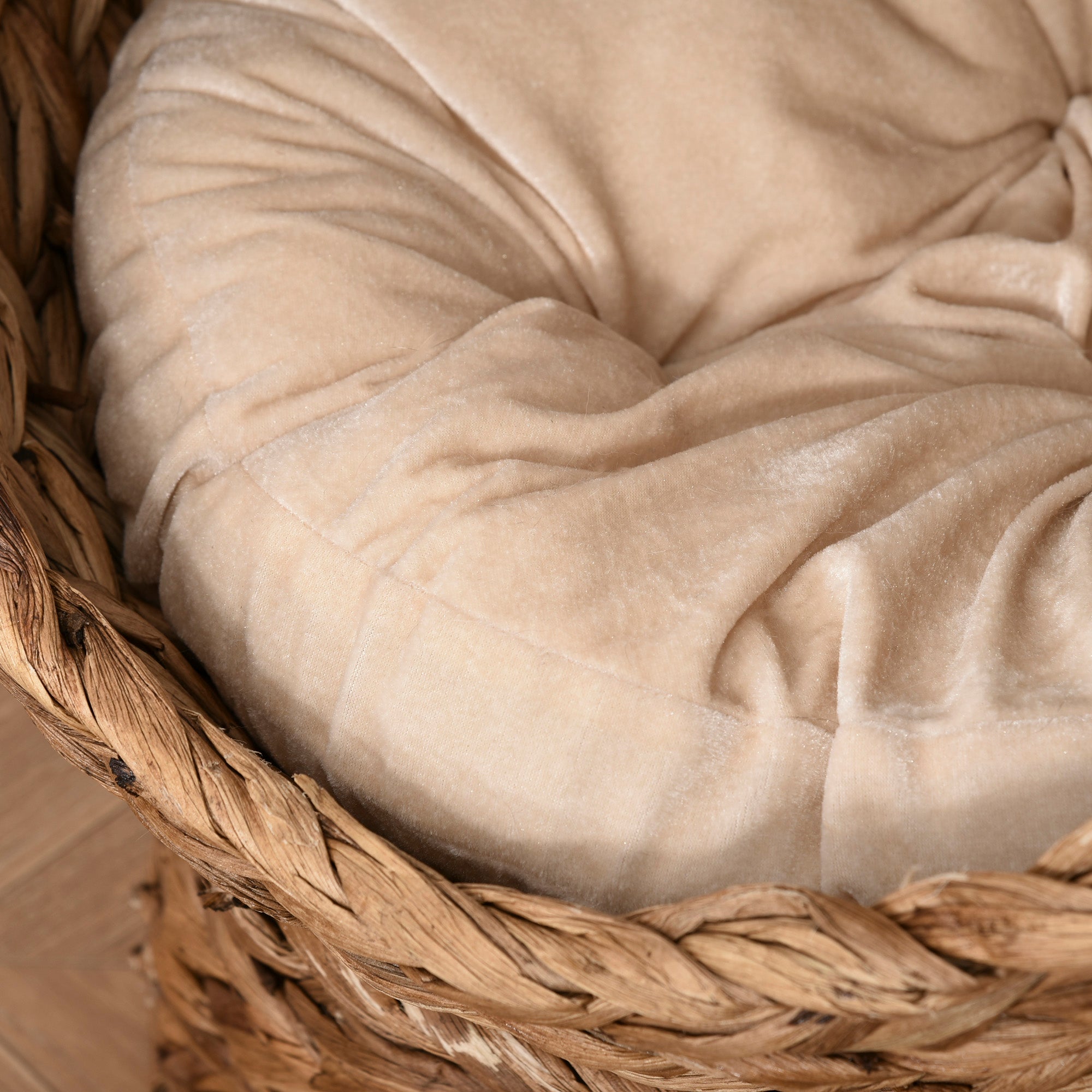 PawHut Woven Banana Leaf Elevated Cat Bed Wicker Kitten Basket Pet Den. House Cosy Cave with Soft Cushion Dome 50x42x60cm Brown
