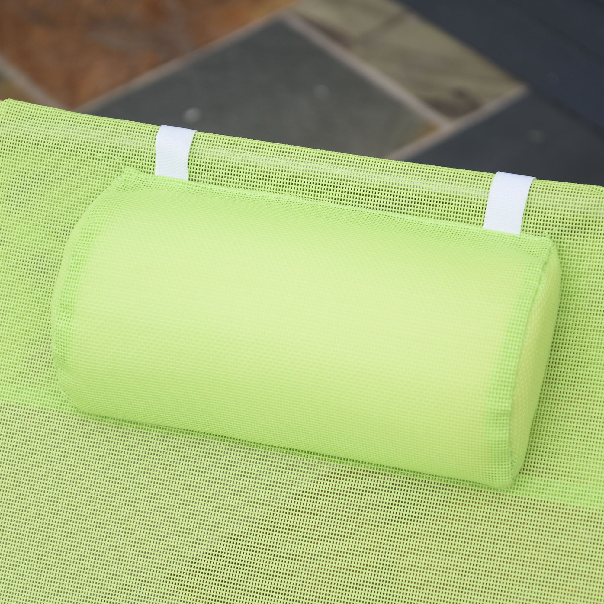 Outsunny Outdoor Lounge Chair, Portable Adjustable Reclining Seat Folding Chaise Lounge Patio Camping Beach Tanning Chair Bed with Pillow, Light Green