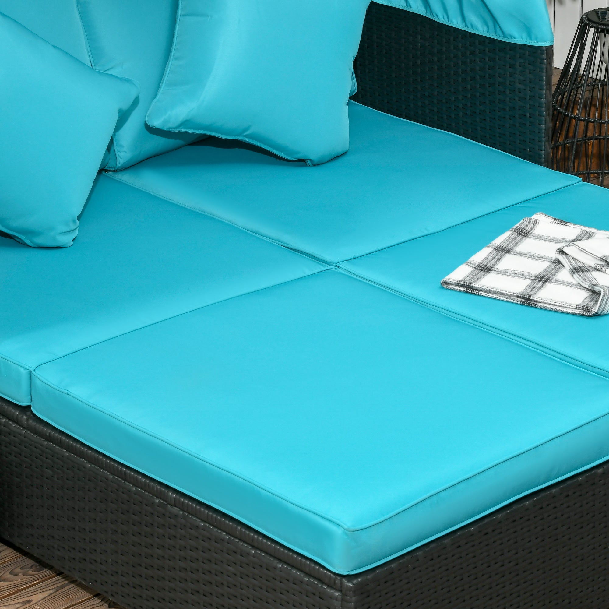 Outsunny Patio Daybed, Outdoor Wicker Double Daybed, PE Rattan Sun Lounger for 2-Person with Cushions, and Foldable Awning, for Garden, Balcony, Poolside, Green