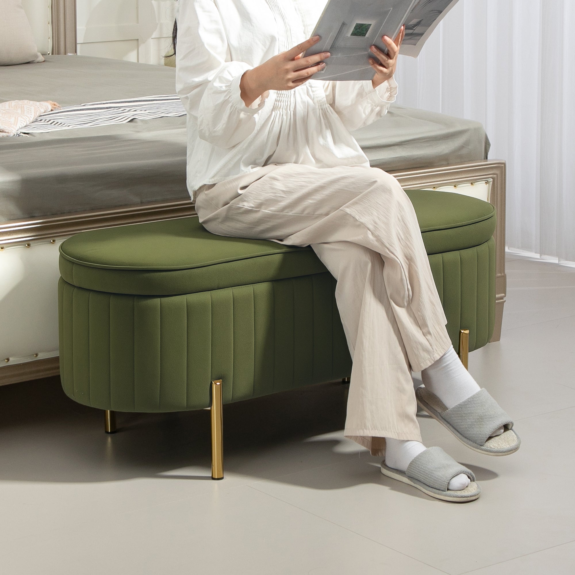 HOMCOM Upholstered Bedroom Bench, Channel Tufted Storage Bench, Bench Seat with Thick Padding and Metal Legs, Ottoman Bench for Bedroom Living Room, Hallway, Dark Green